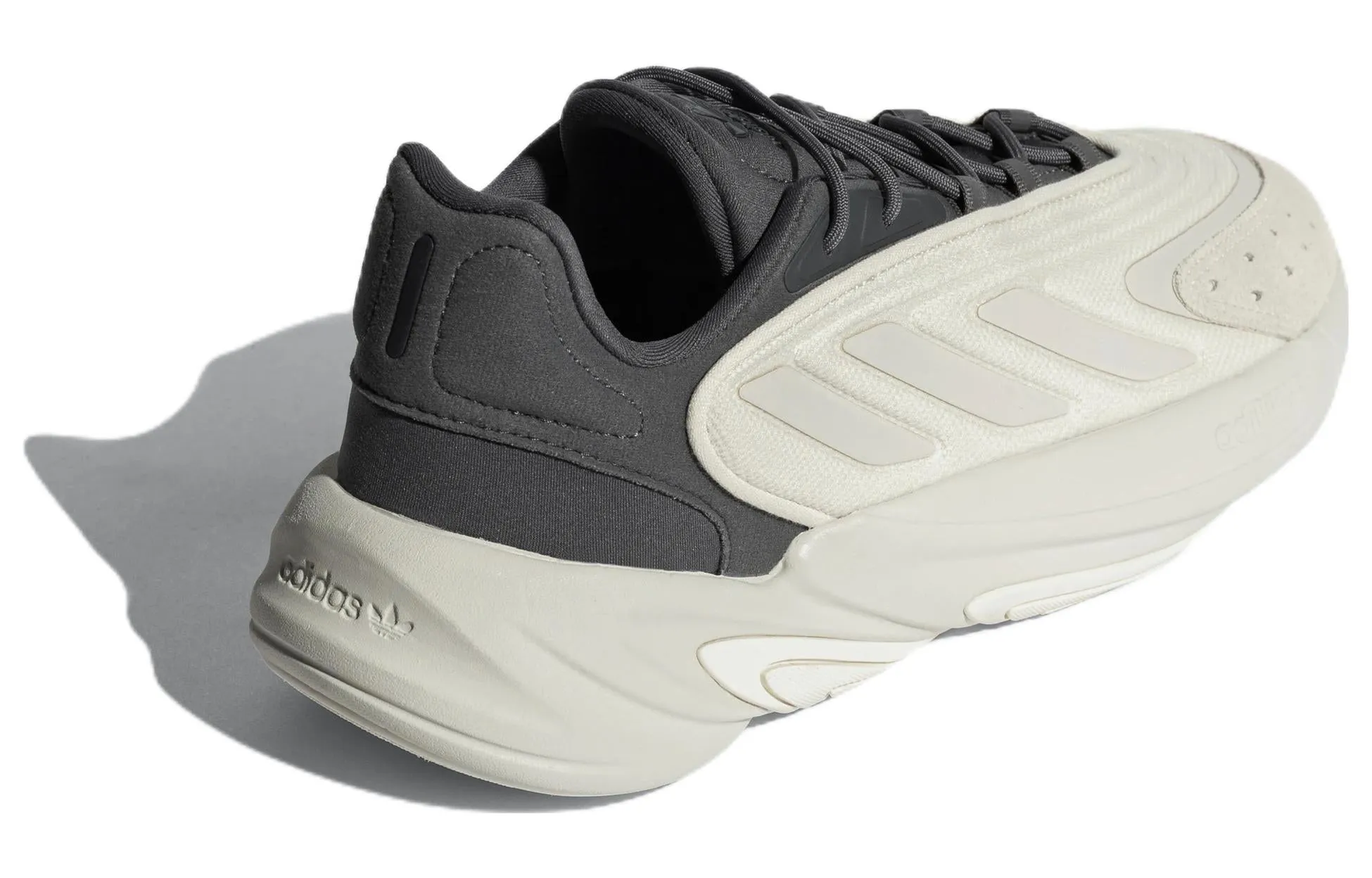 Adidas Originals Ozelia Classic sneakers, black and white