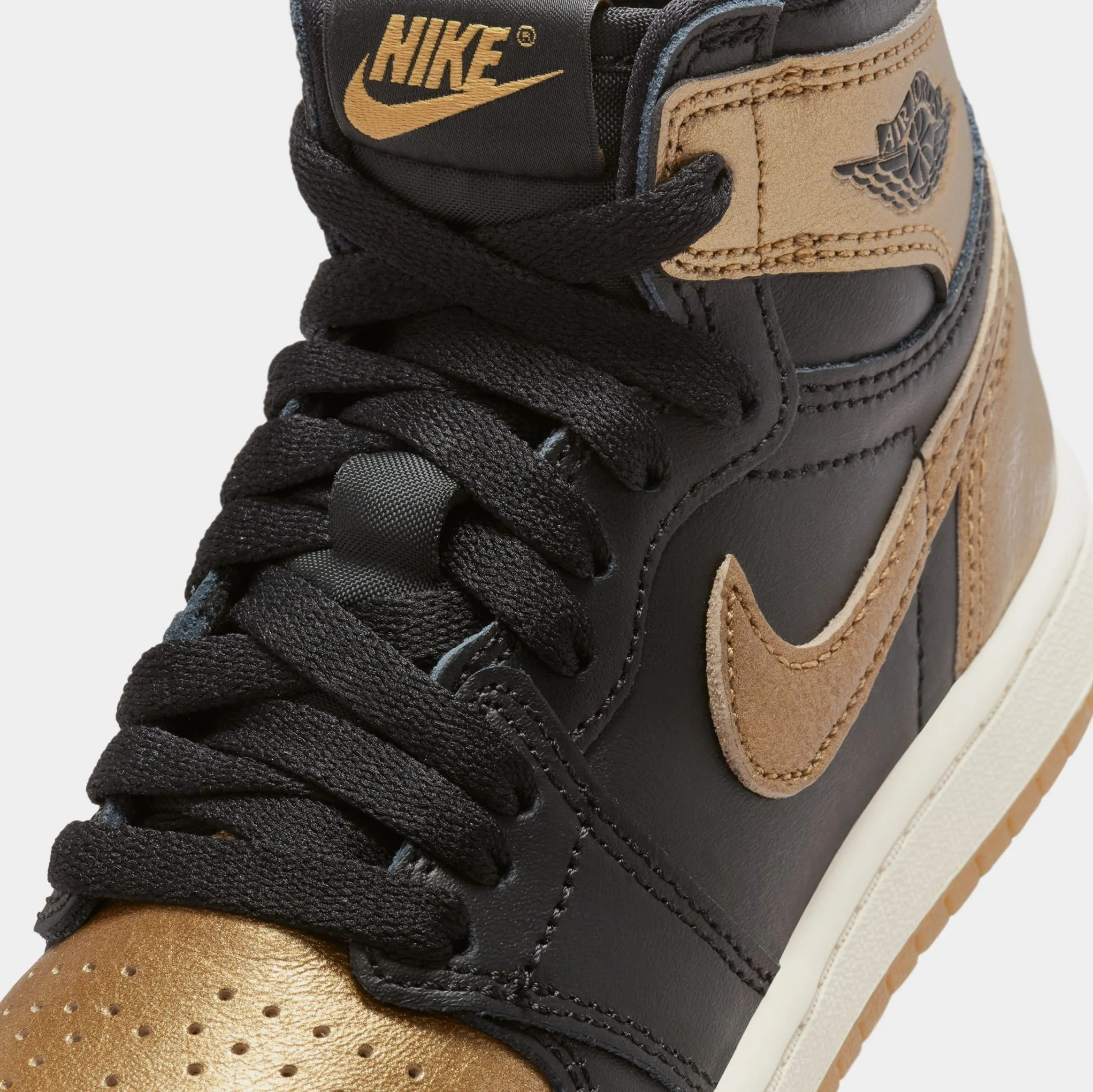 Air Jordan 1 Retro High OG Black And Gold Preschool Lifestyle Shoes (Black/Metallic Gold/Sail)