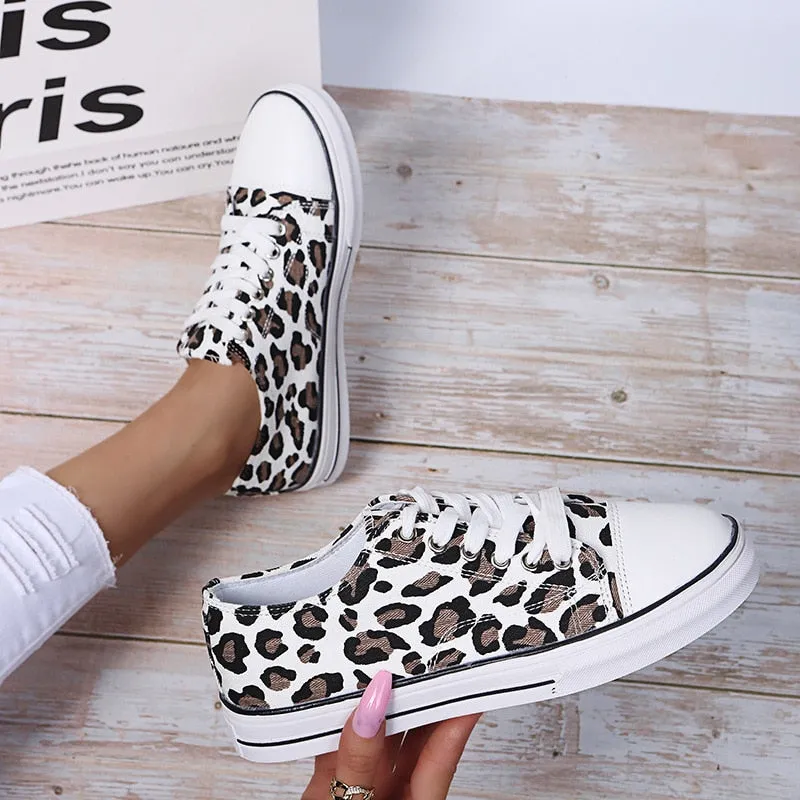 Women Lace-Up Leopard Print Canvas Shoes